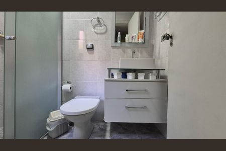 Apartamento à venda com 78m², 2 quartos e 2 vagas Apartamento à venda com 78m², 2 quartos e 2 vagasBanheiro da suíte