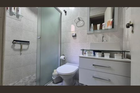 Apartamento à venda com 78m², 2 quartos e 2 vagas Apartamento à venda com 78m², 2 quartos e 2 vagasBanheiro da suíte