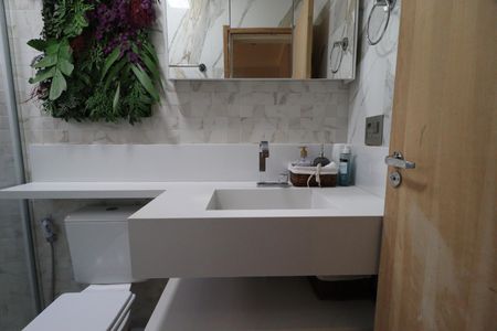 Apartamento para alugar com 142m², 3 quartos e 2 vagasBanheiro