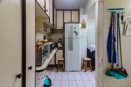 Apartamento à venda com 57m², 2 quartos e 1 vaga Apartamento à venda com 57m², 2 quartos e 1 vagaCozinha e Área de Serviço