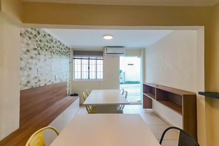 Apartamento à venda com 57m², 2 quartos e 1 vaga Apartamento à venda com 57m², 2 quartos e 1 vagaÁrea comum - Salão de festas Gourmet