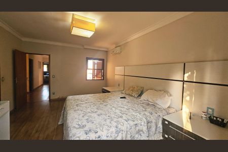 Casa para alugar com 250m², 4 quartos e 5 vagasSuíte 