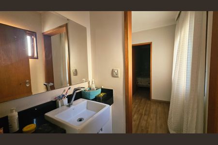 Casa para alugar com 250m², 4 quartos e 5 vagasBanheiro Social