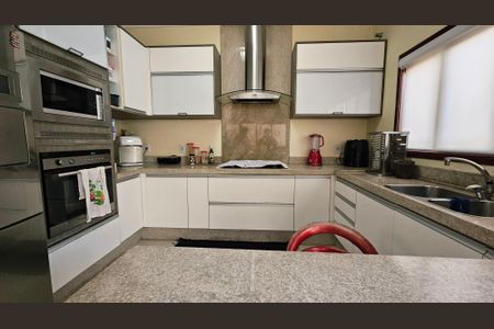 Casa para alugar com 250m², 4 quartos e 5 vagasCozinha