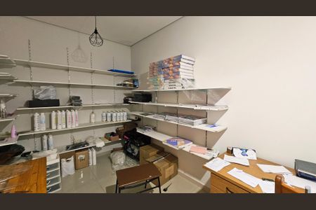 Casa para alugar com 250m², 4 quartos e 5 vagasEscritório