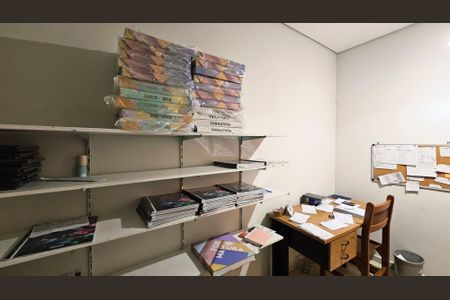 Casa para alugar com 250m², 4 quartos e 5 vagasEscritório