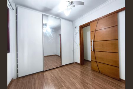 Casa à venda com 200m², 2 quartos e 4 vagas Casa à venda com 200m², 2 quartos e 4 vagasQuarto