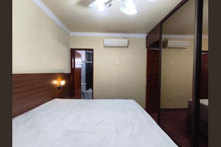 Casa à venda com 200m², 2 quartos e 4 vagas Casa à venda com 200m², 2 quartos e 4 vagasSuíte