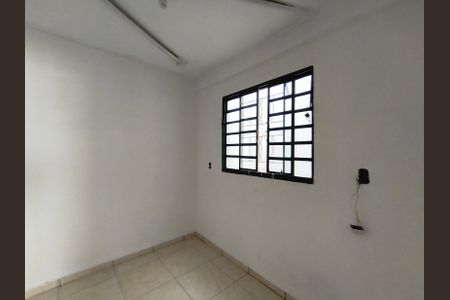 Casa à venda com 200m², 2 quartos e 4 vagas Casa à venda com 200m², 2 quartos e 4 vagasQuarto de Serviço