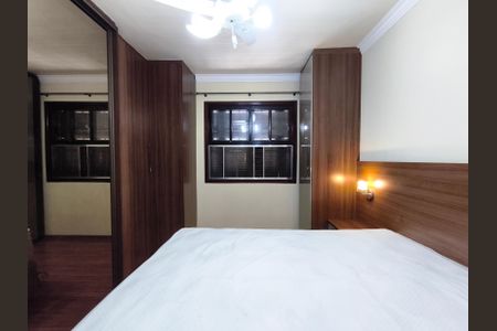 Casa à venda com 200m², 2 quartos e 4 vagas Casa à venda com 200m², 2 quartos e 4 vagasSuíte