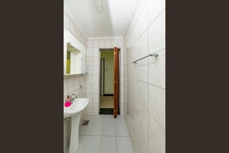 Casa para alugar com 320m², 5 quartos e 6 vagasBanheiro Social