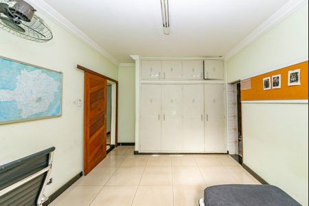 Casa para alugar com 320m², 5 quartos e 6 vagasSuíte 2