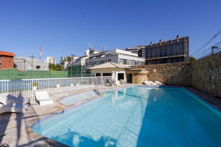 Casa de condomínio à venda com 250m², 5 quartos e 7 vagas