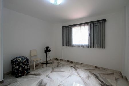 Casa de condomínio à venda com 250m², 5 quartos e 7 vagas