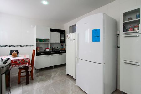 Casa de condomínio à venda com 250m², 5 quartos e 7 vagas