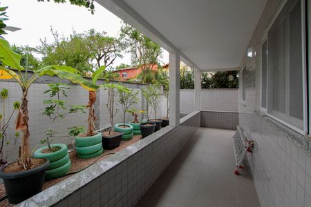 Casa de condomínio à venda com 250m², 5 quartos e 7 vagas