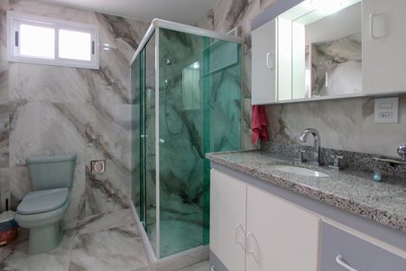 Casa de condomínio à venda com 250m², 5 quartos e 7 vagas