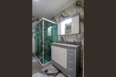 Casa de condomínio à venda com 250m², 5 quartos e 7 vagas