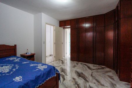 Casa de condomínio à venda com 250m², 5 quartos e 7 vagas