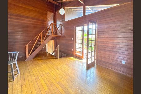 Sala de TV de casa para alugar com 3 quartos, 200m² em São João do Rio Vermelho, Florianópolis