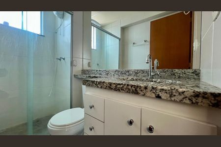 Apartamento à venda com 78m², 3 quartos e 2 vagasbanho