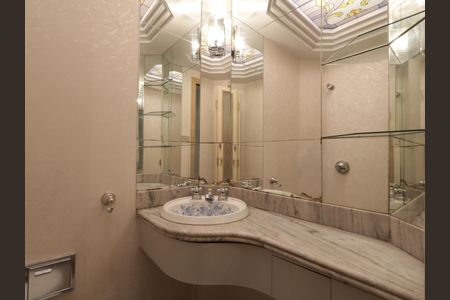 Casa à venda com 734m², 5 quartos e 4 vagasLavabo