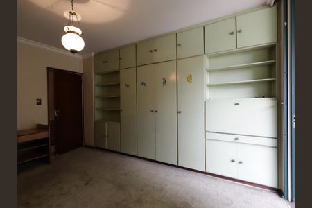 Casa à venda com 734m², 5 quartos e 4 vagasQuarto 3