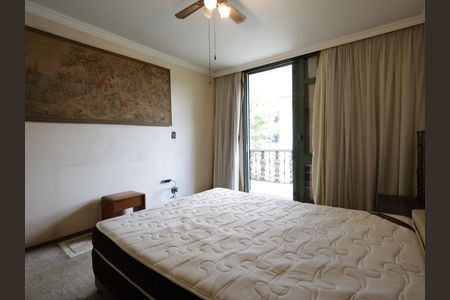 Casa à venda com 734m², 5 quartos e 4 vagasSuíte