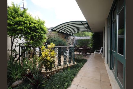 Casa à venda com 734m², 5 quartos e 4 vagasÁrea externa