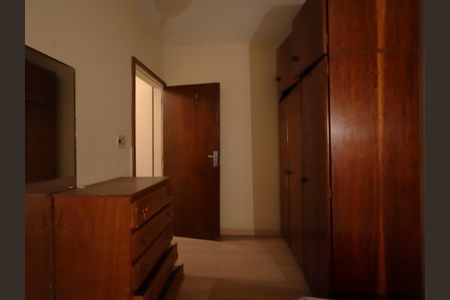 Casa à venda com 734m², 5 quartos e 4 vagasQuarto de Serviço