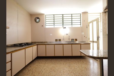 Casa à venda com 734m², 5 quartos e 4 vagasCozinha