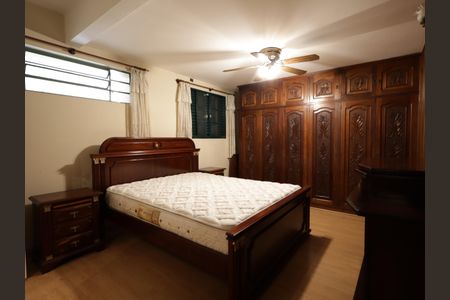 Casa à venda com 734m², 5 quartos e 4 vagasQuarto de Visita