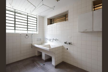 Casa à venda com 734m², 5 quartos e 4 vagasÁrea de Serviço