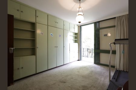 Casa à venda com 734m², 5 quartos e 4 vagasQuarto 3