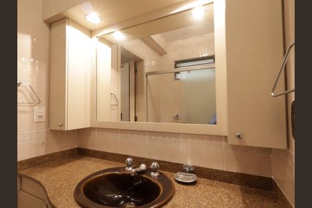 Casa à venda com 734m², 5 quartos e 4 vagasBanheiro de Visita