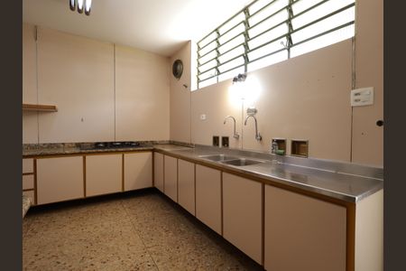 Casa à venda com 734m², 5 quartos e 4 vagasCozinha