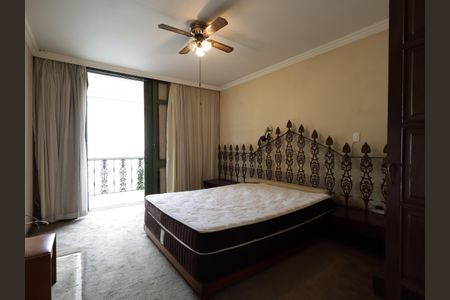 Casa à venda com 734m², 5 quartos e 4 vagasSuíte