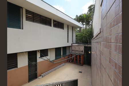 Casa à venda com 734m², 5 quartos e 4 vagasÁrea de Serviço