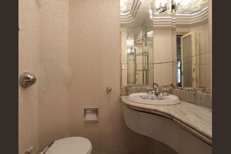 Casa à venda com 734m², 5 quartos e 4 vagasLavabo