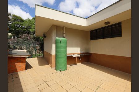 Casa à venda com 734m², 5 quartos e 4 vagasÁrea externa