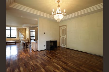 Casa à venda com 734m², 5 quartos e 4 vagasSala de Jantar