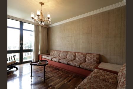 Sala de TV de casa à venda com 5 quartos, 734m² em Jardim Guedala, São Paulo