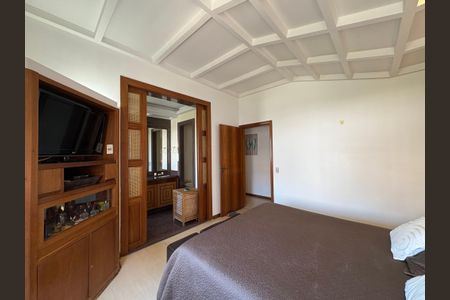 Apartamento à venda com 230m², 3 quartos e 1 vagaSuite