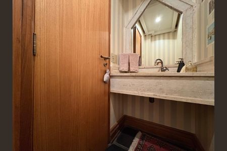 Apartamento à venda com 230m², 3 quartos e 1 vagaLavabo