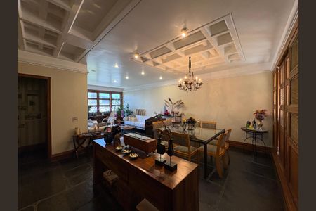 Apartamento à venda com 230m², 3 quartos e 1 vagaSala