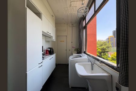 Apartamento à venda com 230m², 3 quartos e 1 vagaÁrea de Serviço