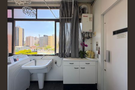 Apartamento à venda com 230m², 3 quartos e 1 vagaÁrea de Serviço