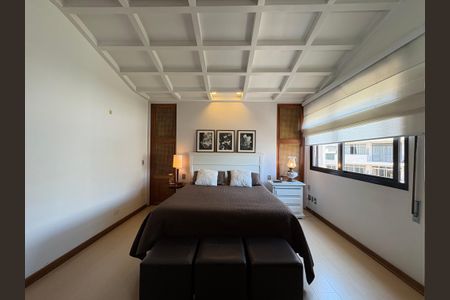 Apartamento à venda com 230m², 3 quartos e 1 vagaSuite