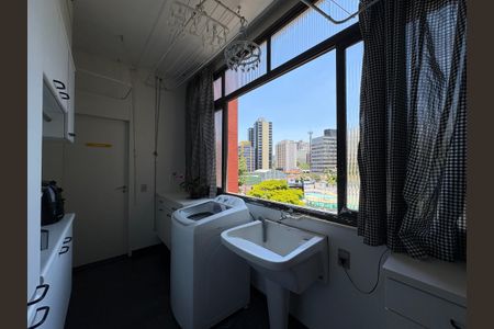 Apartamento à venda com 230m², 3 quartos e 1 vagaÁrea de Serviço