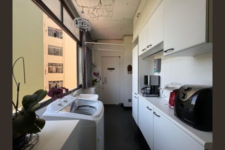 Apartamento à venda com 230m², 3 quartos e 1 vagaÁrea de Serviço